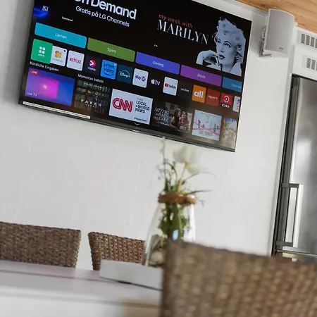 Pet Friendly In With Sauna בלבאנד