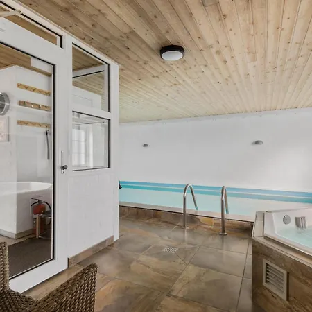 בית נופש Pet Friendly In With Sauna בלבאנד